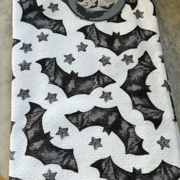 NWT SET/2 Halloween Black and White Bats Stars Goth Kitchen Hand Tea Towels - Picture 6 of 7